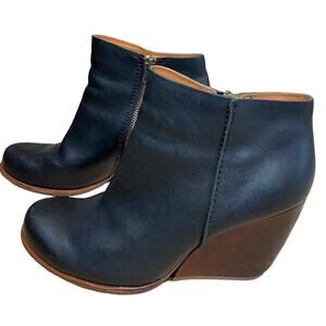 Kork-Ease Women’s Size 7 Black Leather ‘Natalya’ Side Zip Heeled Ankle Boots